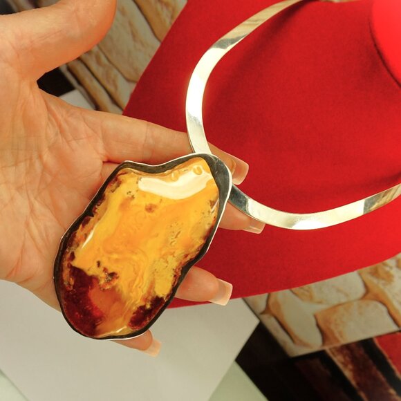 SUPER RARE Butterscotch Amber and 925 Silver Heavy Pendant with Wide Omega Wire - Picture 4 of 10